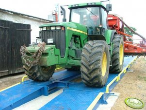 John Deere 8400