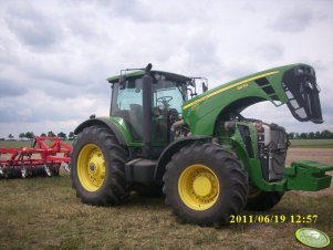 John Deere 8430