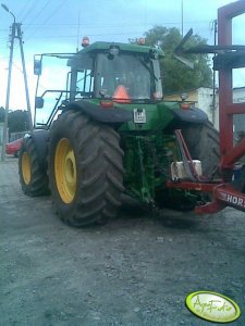 John Deere 8520