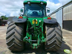 John Deere 8520