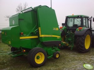 John  Deere 852 