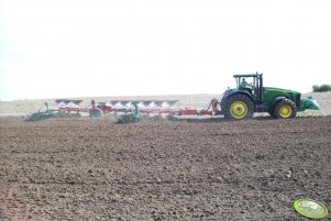 John Deere 8530 & Kverneland PW100