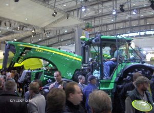 John Deere 8530