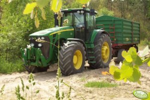 John Deere 8530