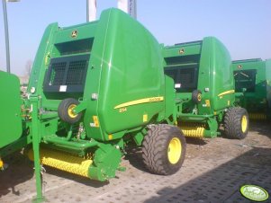 John Deere 854