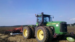 John Deere 9300