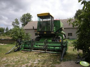 John Deere 975