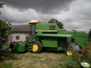 John Deere 975