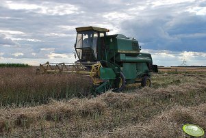 John Deere 975