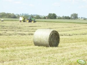 John Deere i Claas Variant 180