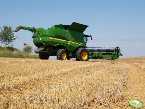 John Deere S680i