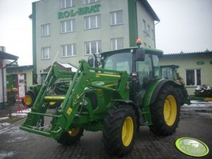 John Deere serii 5R wraz z turem