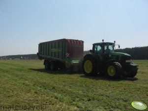 John Deere + Strautmann