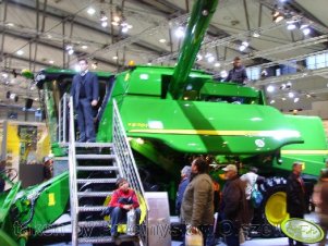 John Deere T 670i