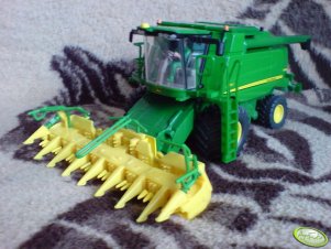 John Deere T670i