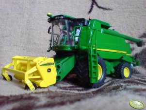 John Deere T670i