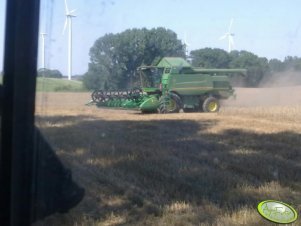 John Deere W650