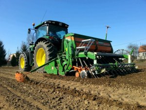 John Deere 6140R & Amazone AD+KX 3000