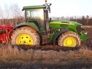 John Deere 7820