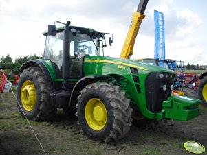 Jonh Deere 8230