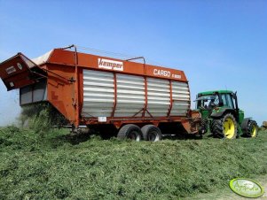 Kemper Cargo S9000 i John Deere 