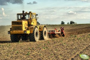 Kirovets K-700A + Horsch Tiger 3 AS