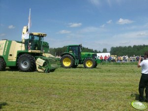 Krone i John Deere