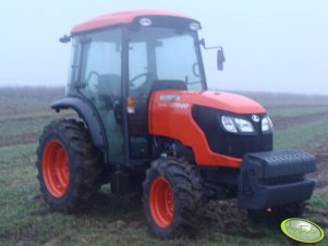 Kubota M7040 narrow