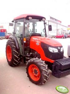 Kubota M7040