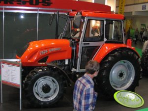 ładny błyszczący lakier. To jedno co mi sie podoba w nowy