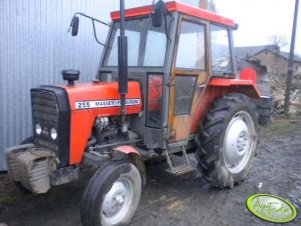 Massey Ferguson 255