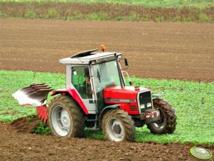 Massey Ferguson 3095 & Agro-Masz PO4