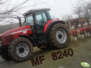 Massey Fergusson 8240 + Unia