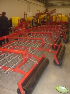 Maszyna do pielegnacji łąk