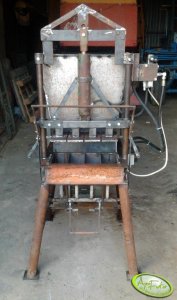 Maszyna do produkcji kostki brukowej (Samorobiona) 1