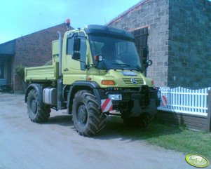 MB Unimog U400