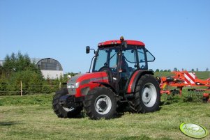 McCormick CL80 ze zgrabiarką KUHN