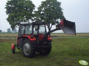 MF 255 i Ładowacz na podnośnik