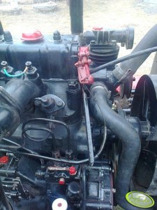 Mocowanie do dzwigni zaworów.