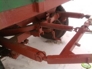 Mocowanie dyszla na sprężynie w przyczepie D44