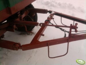 Mocowanie dyszla na sprężynie w przyczepie D44