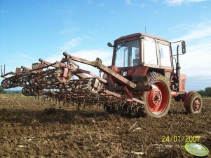 MTZ 82 + agregat uprawowy 3,60