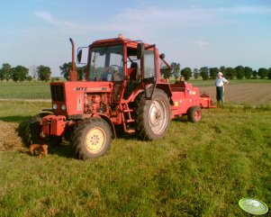 MTZ 82 + Prasa FAMAROL