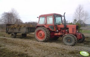 MTZ 82 + rozrzutnik