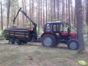 MTZ Belarus 1025 z przyczepą Palms 81 i ładowaczem 525