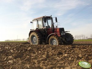 MTZ Belarus 820 i Kverneland 14"