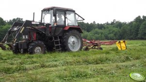 Mtz Belarus 820 i zgrabiarka 