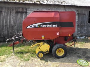 New Holand BR 740