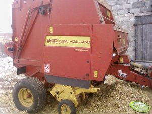 New Holland 640