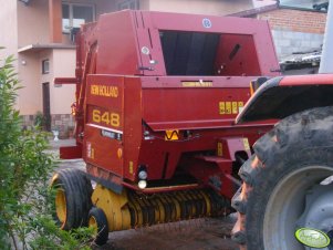 New Holland 648